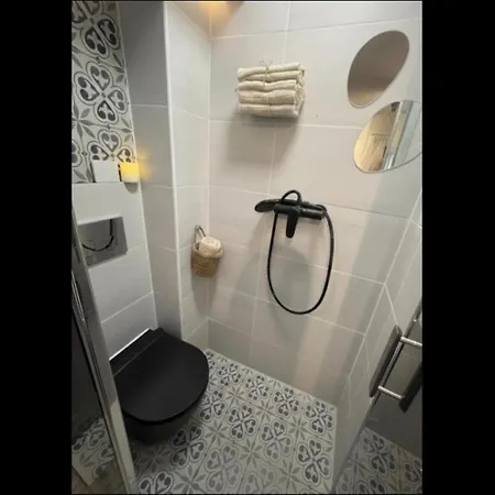 Przytulny Z Lazienka W Centrum Gdyni & Free Parking Apartmán Gdyně